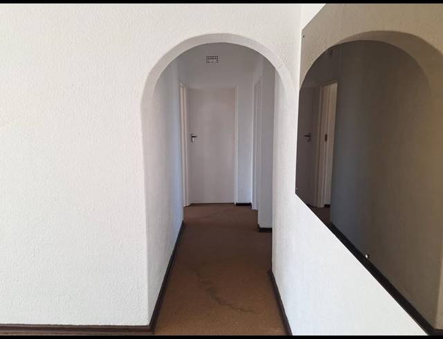 2 BEDROOM PROPERTY TO RENT IN FLORIDA